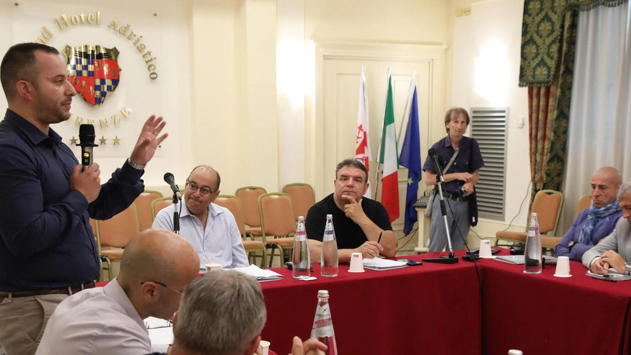 Un momento dell’incontro col presidente Gianfaldoni e l’ex dirigente delle Volanti, Sbenaglia