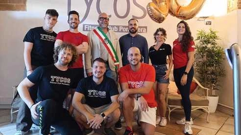 La palestra ha celebrato il traguardo con un brindisi insieme al primo cittadino La palestra ha celebrato il traguardo con un brindisi insieme al primo cittadino