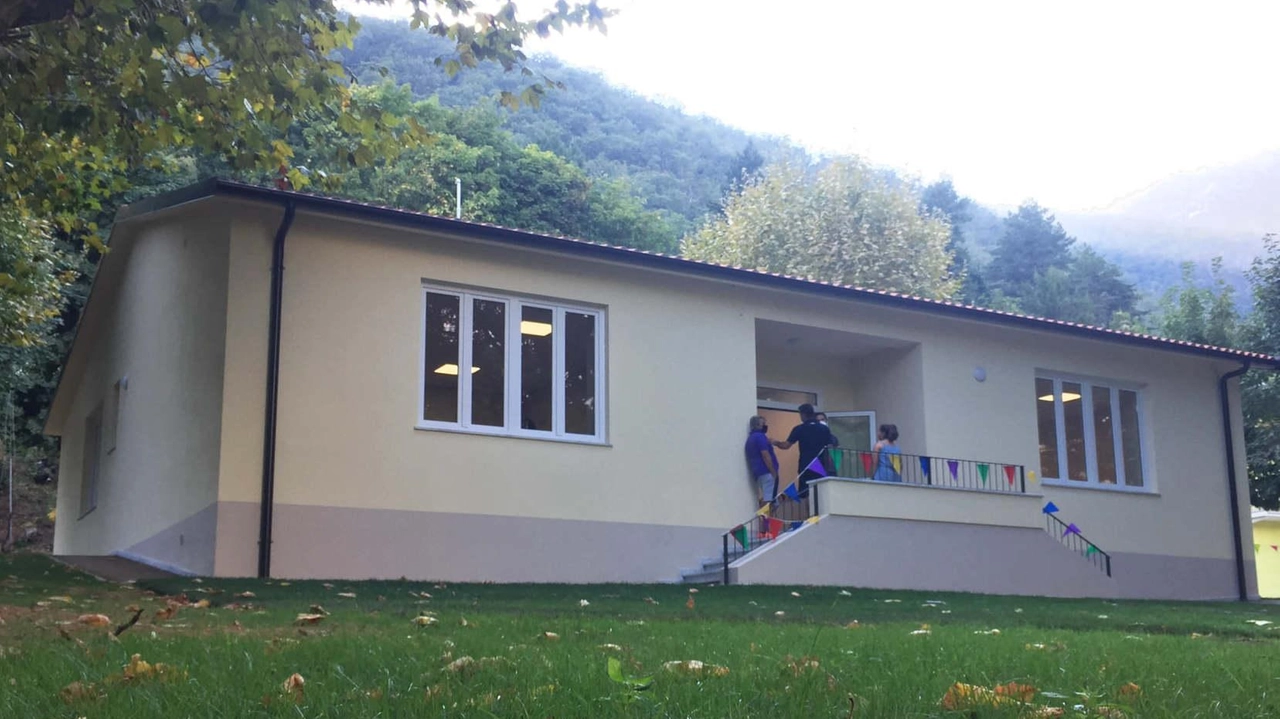 Stamani rimarrà chiusa la scuola per l’infanzia di Basati “Romeo Salvatori” a causa delle previsioni meteo. Chiuse di fatto tutte le scuole collinari Stamani rimarrà chiusa la scuola per l’infanzia di Basati “Romeo Salvatori” a causa delle previsioni meteo. Chiuse di fatto tutte le scuole collinari