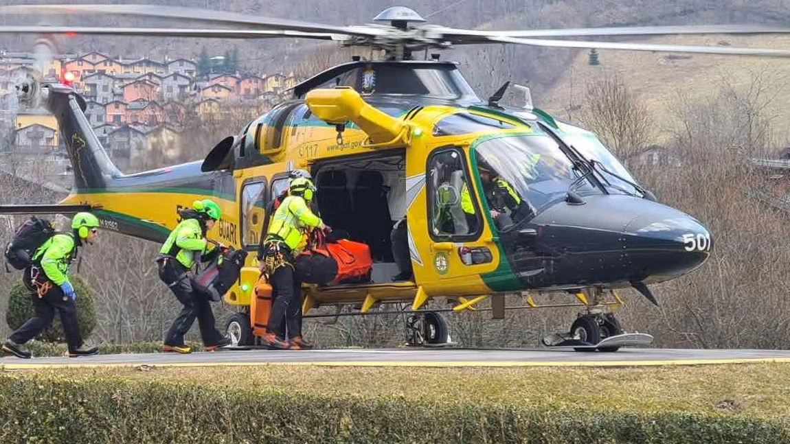 Impegnati nelle operazioni il Soccorso Alpino, l'Aeronautica e i carabinieri (foto archivio)