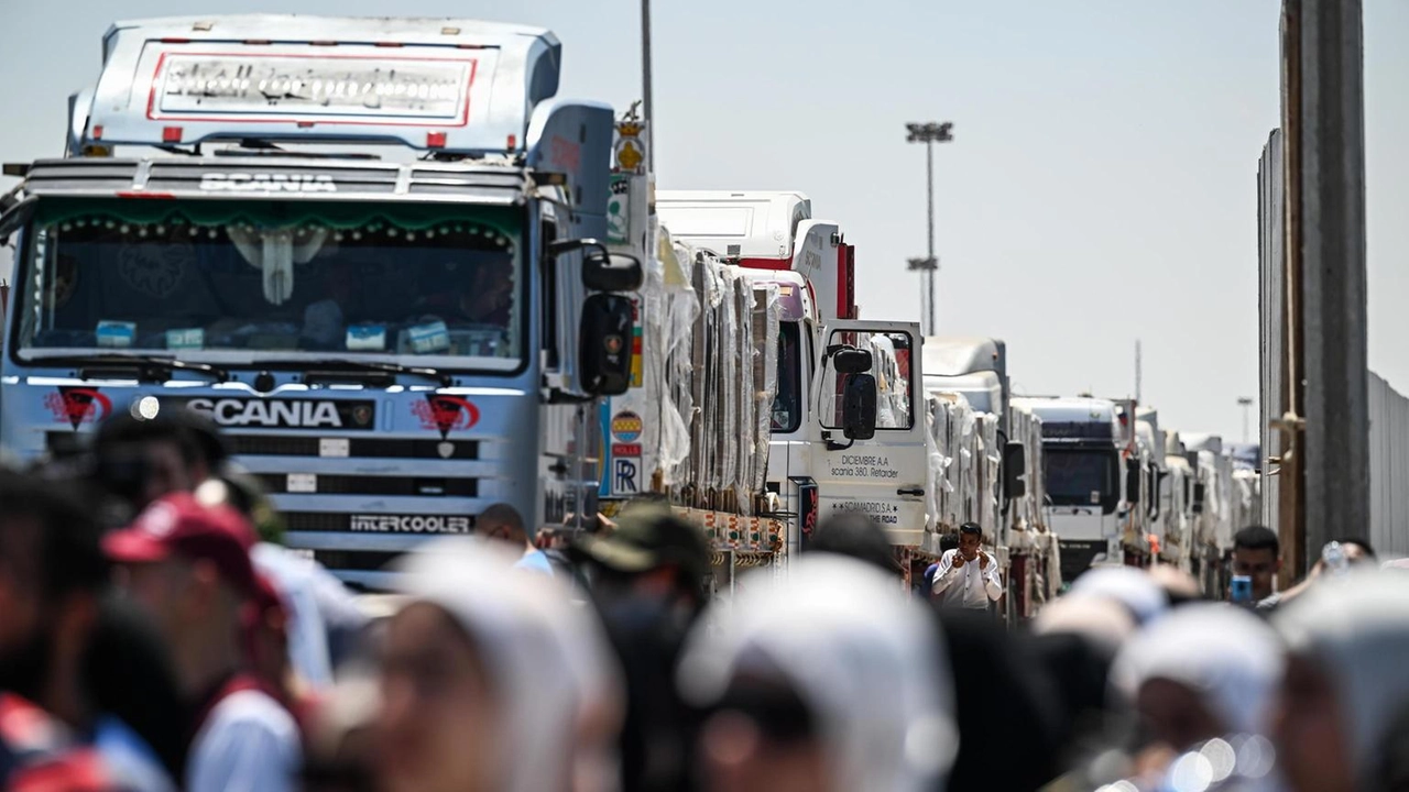 'Il contenuto ancora in attesa di ritiro al confine dentro Gaza'