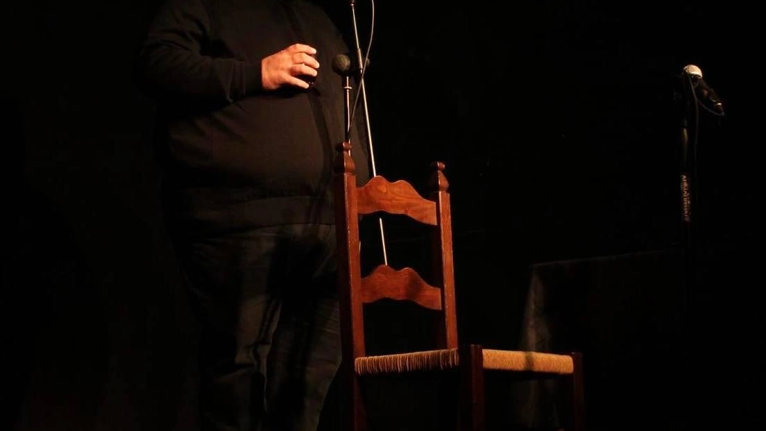 Francesco Chiantese, autore e interprete di ’Estranei ai fatti contestati’ Francesco Chiantese, autore e interprete di ’Estranei ai fatti contestati’