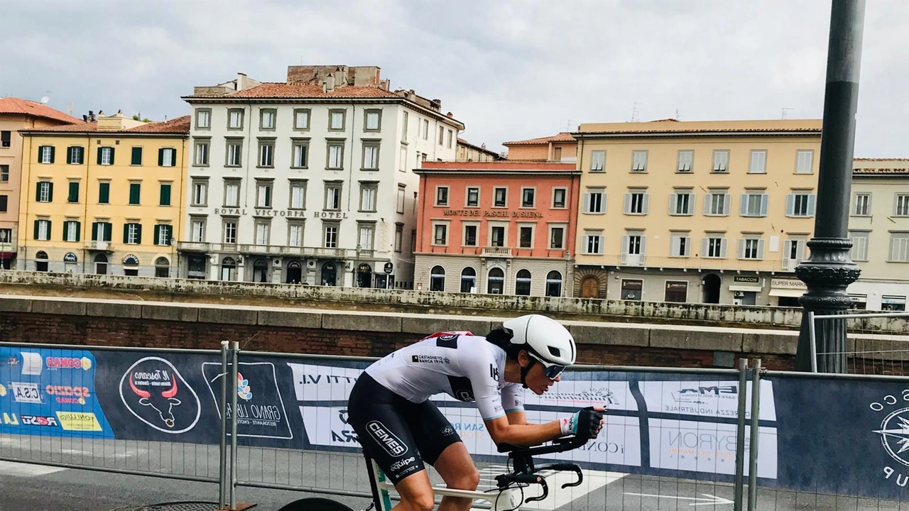 Il Trofeo città di Pisa riporta il ciclismo sui lungarni dopo 30 anni. Vittoria per Cotroneo e Rumsas. Il Trofeo città di Pisa riporta il ciclismo sui lungarni dopo 30 anni. Vittoria per Cotroneo e Rumsas.
