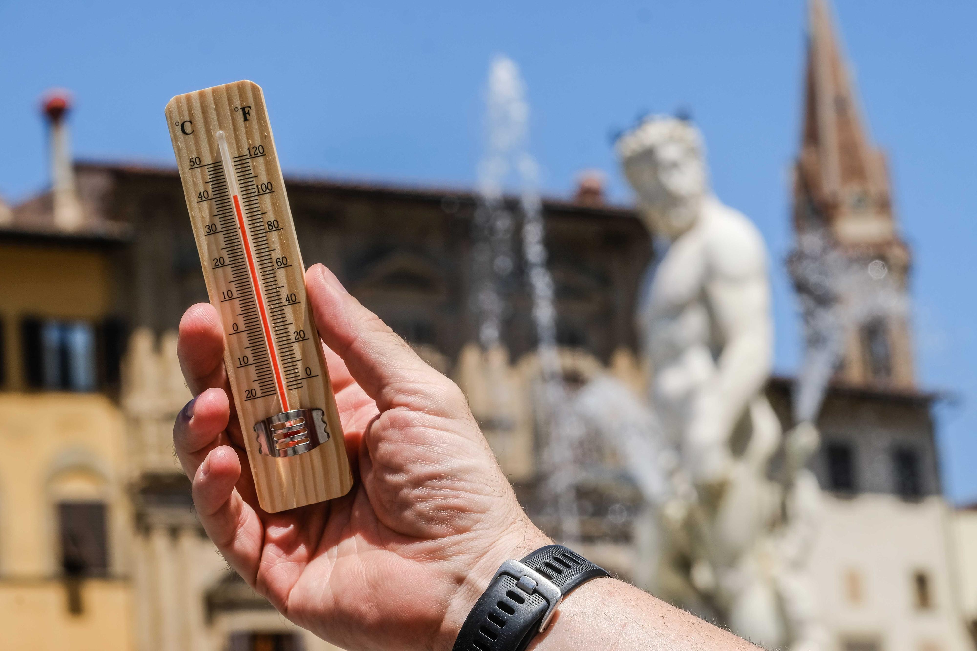Caldo, Medici Firenze: “Tante chiamate da familiari e caregiver di anziani che rifiutano di bere” Caldo, Medici Firenze: “Tante chiamate da familiari e caregiver di anziani che rifiutano di bere”