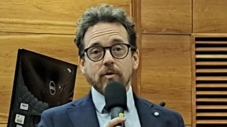 1Al San Donato la rimozione di un tumore al rene non significa più asportare l’intero organo. Filippo Annino (nella foto),... 1Al San Donato la rimozione di un tumore al rene non significa più asportare l’intero organo. Filippo Annino (nella foto),...