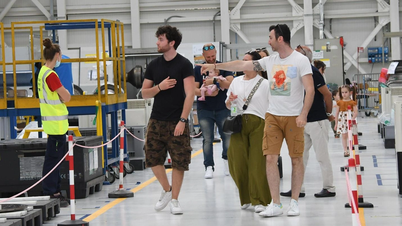 L’open day di Aero Alliance: ogniprimavere l’azienda apre le porte ai dipendenti e alle famiglie affinché possano mostrare l’ambiente di lavoro L’open day di Aero Alliance: ogniprimavere l’azienda apre le porte ai dipendenti e alle famiglie affinché possano mostrare l’ambiente di lavoro