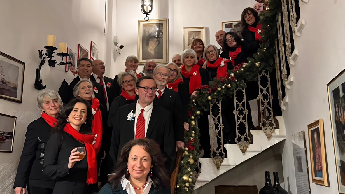 La Distilleria Nannoni si è trasformata in un teatro di emozioni grazie al concerto del "Coro dei Concordi". Un evento... La Distilleria Nannoni si è trasformata in un teatro di emozioni grazie al concerto del "Coro dei Concordi". Un evento...