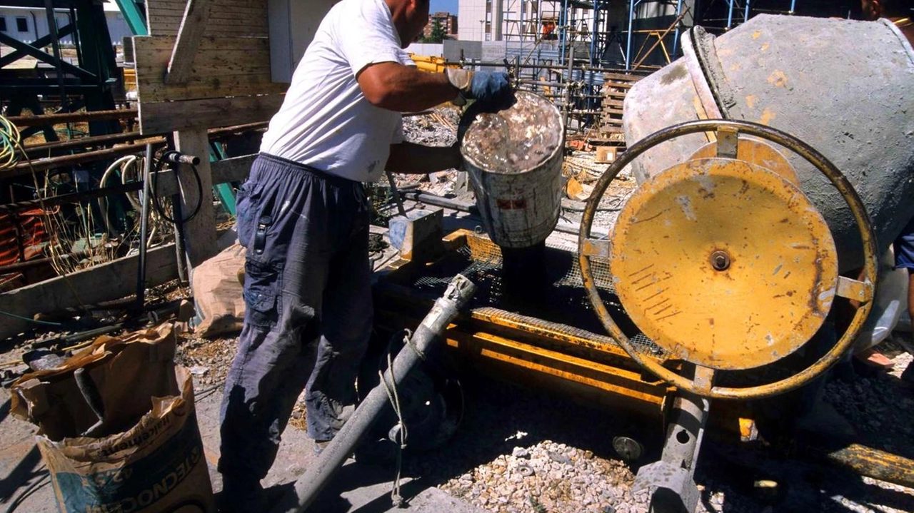Il testo elaborato dalle parti sociali firmato al ministero del Lavoro promuove le buone pratiche con l’obiettivo di scongiurare infortuni e malattie professionali Il testo elaborato dalle parti sociali firmato al ministero del Lavoro promuove le buone pratiche con l’obiettivo di scongiurare infortuni e malattie professionali