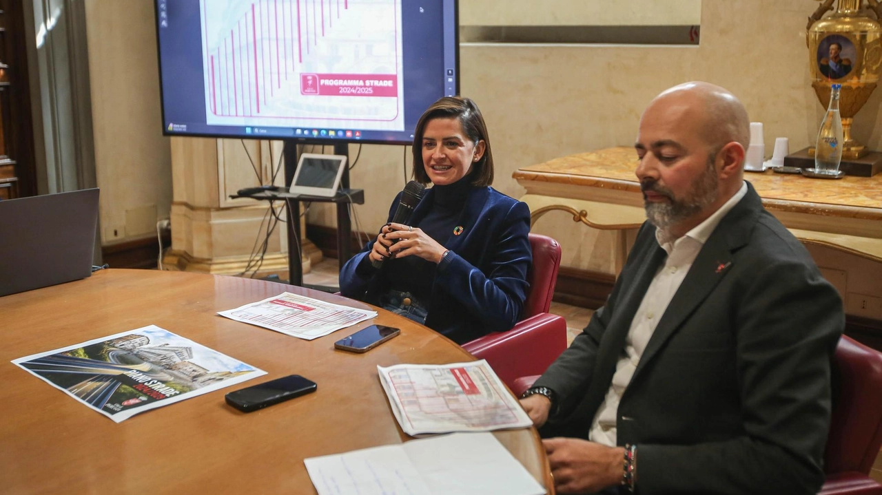 La sindaca di Perugia Vittoria Ferdinandi e l’assessore ai Lavori pubblici, Francesco Zuccherini La sindaca di Perugia Vittoria Ferdinandi e l’assessore ai Lavori pubblici, Francesco Zuccherini