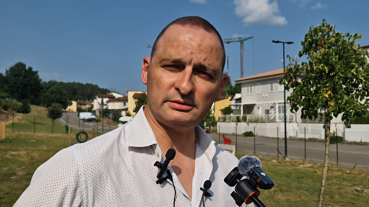 MONTEVARCHI È stato completato in questi giorni il primo ciclo straordinario di lavaggi dei cassonetti sul territorio comunale di Montevarchi,...