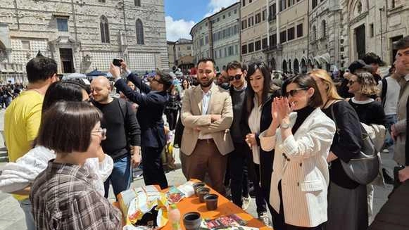 Successo per l’evento «Diversamente Creativi» che porta in centro quasi mille studenti delle scuole dell’Umbria Successo per l’evento «Diversamente Creativi» che porta in centro quasi mille studenti delle scuole dell’Umbria