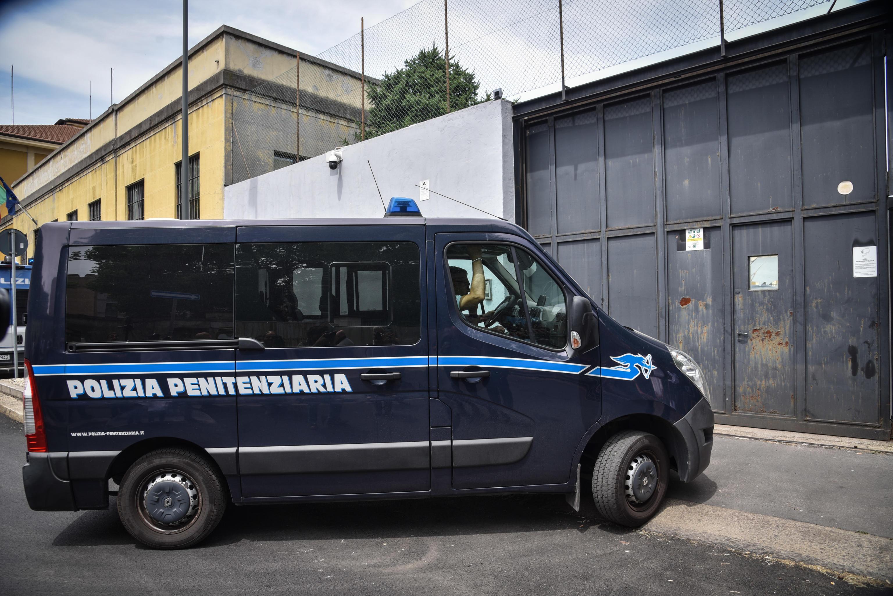 https://www.lanazione.it/image-service/view/acePublic/alias/contentid/OTM5ZDdiYWItMzNiMy00/0/processo-ultras-allaula-bunker-di-piazza-filangieri.jpeg