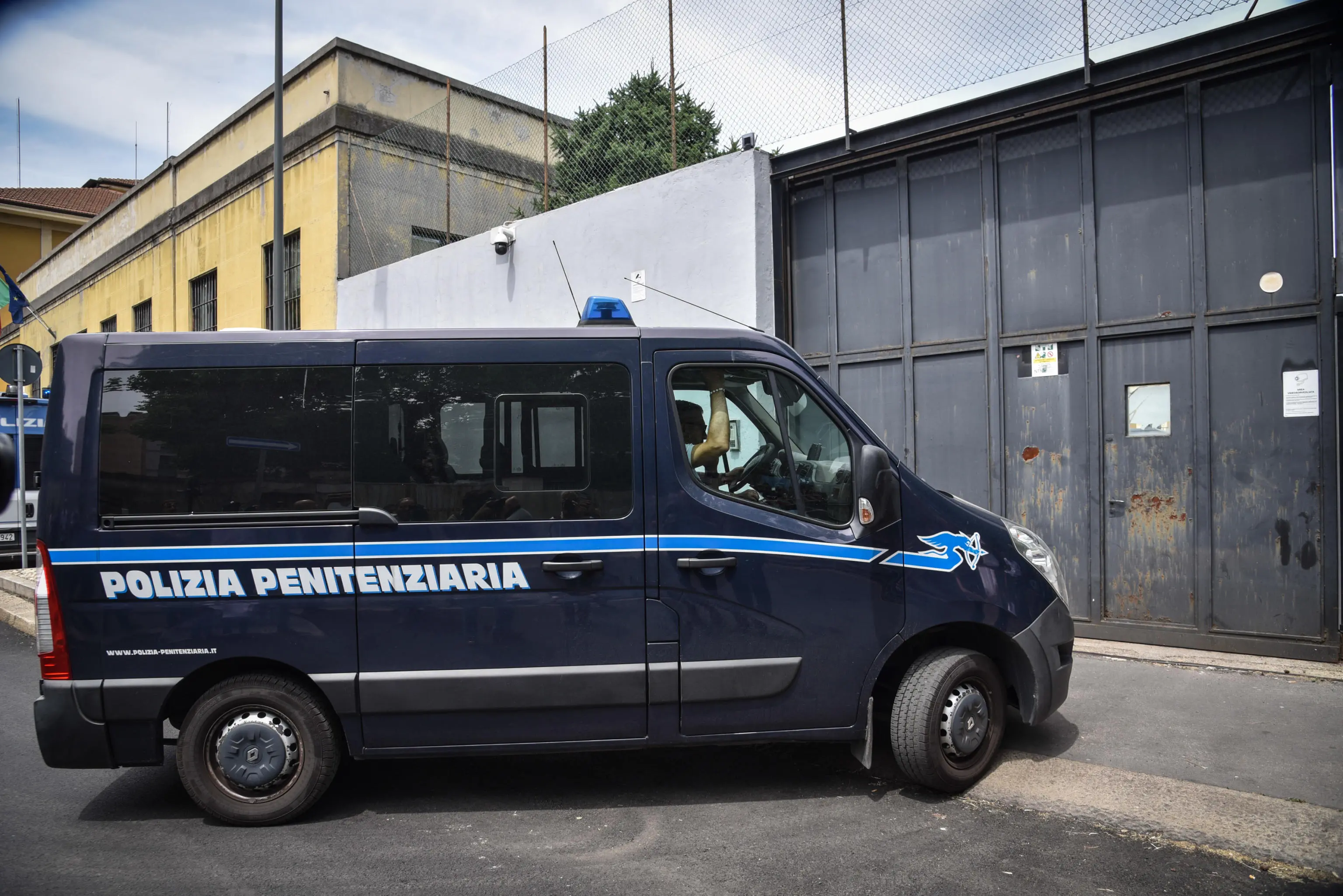 Rientra in carcere dal permesso premio dopo aver ingerito 10 ovuli di droga
