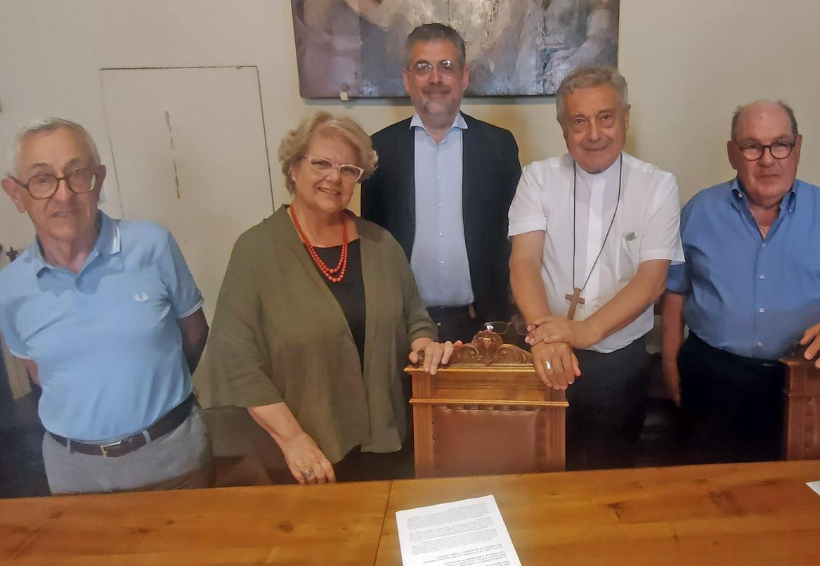 https://www.lanazione.it/image-service/view/acePublic/alias/contentid/OTMwNzJkOGYtZDc5NS00/0/allarme-alloggi-a-prato-poche-case-da-affittare-lappello-ai-proprietari.jpeg