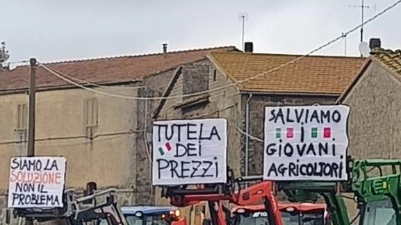 Una delle proteste degli agricoltori per chiedere la valorizzazione del lavoro e dei prodotti e tutelare il settore contro le speculazioni internazionali. Mecarozzi è uno degli esponenti del movimento dei trattori