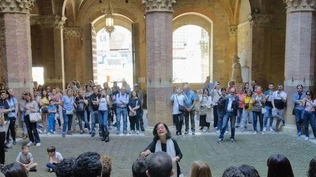 Appuntamento domani alla Rocca di San Miniato. Oltre settecento cantori declameranno la cantica. Appuntamento domani alla Rocca di San Miniato. Oltre settecento cantori declameranno la cantica.
