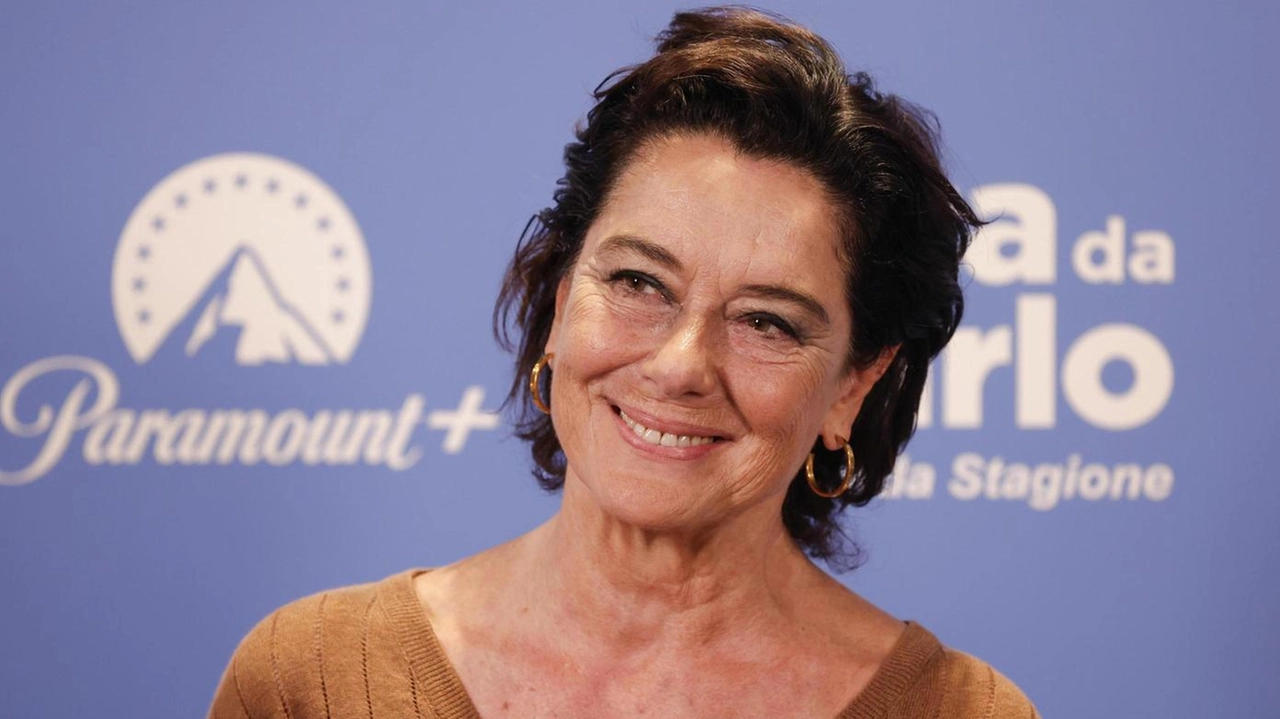 L’attrice torna nella città che l’ha vista tante volte protagonista con "La sera della prima". Ripercorre figure uniche, plasma il testo con gli spettatori, prepara il film sulla Magnani.