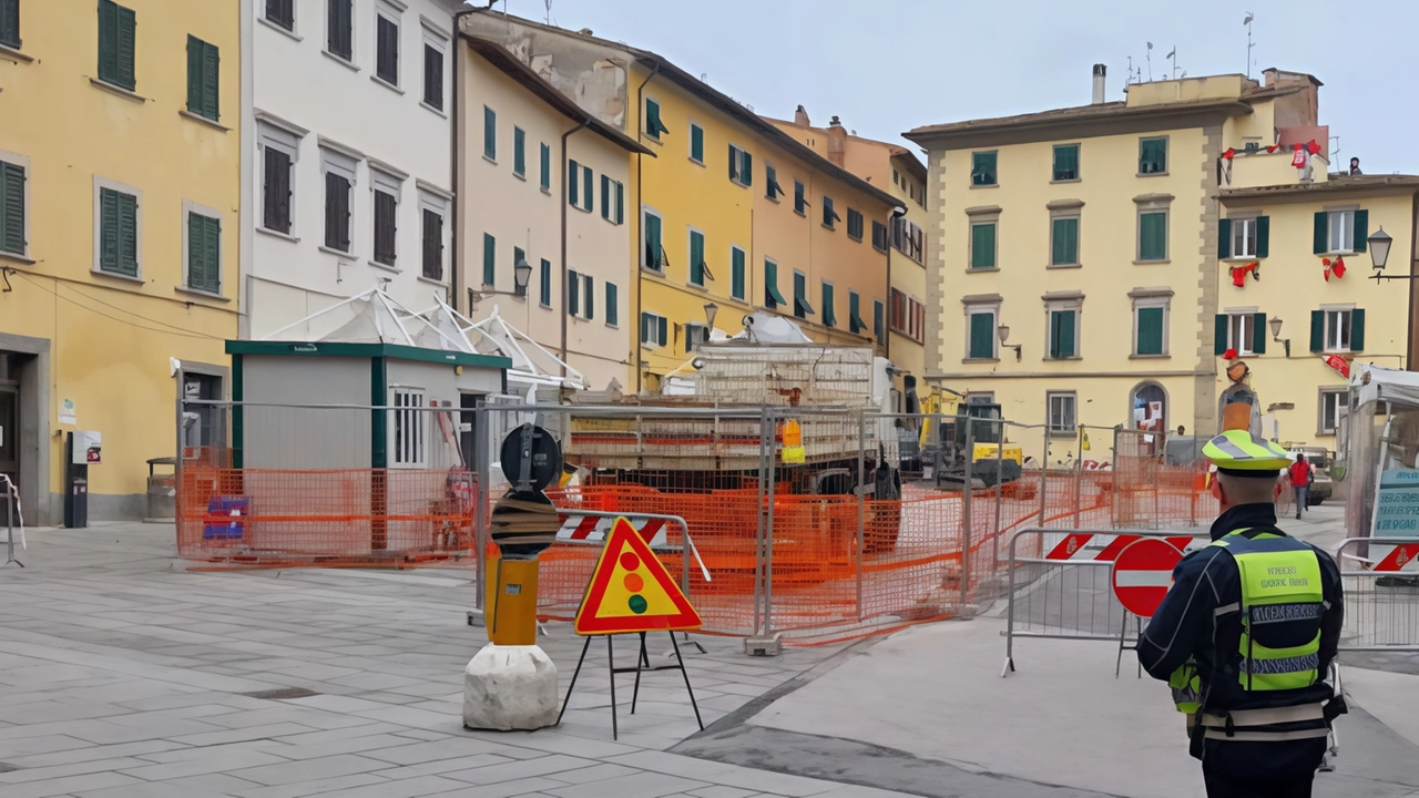 Centro storico blindatissimo per il maxicantiere che interesserà piazza del Popolo e via Conti fino all’inizio dell’estate Centro storico blindatissimo per il maxicantiere che interesserà piazza del Popolo e via Conti fino all’inizio dell’estate