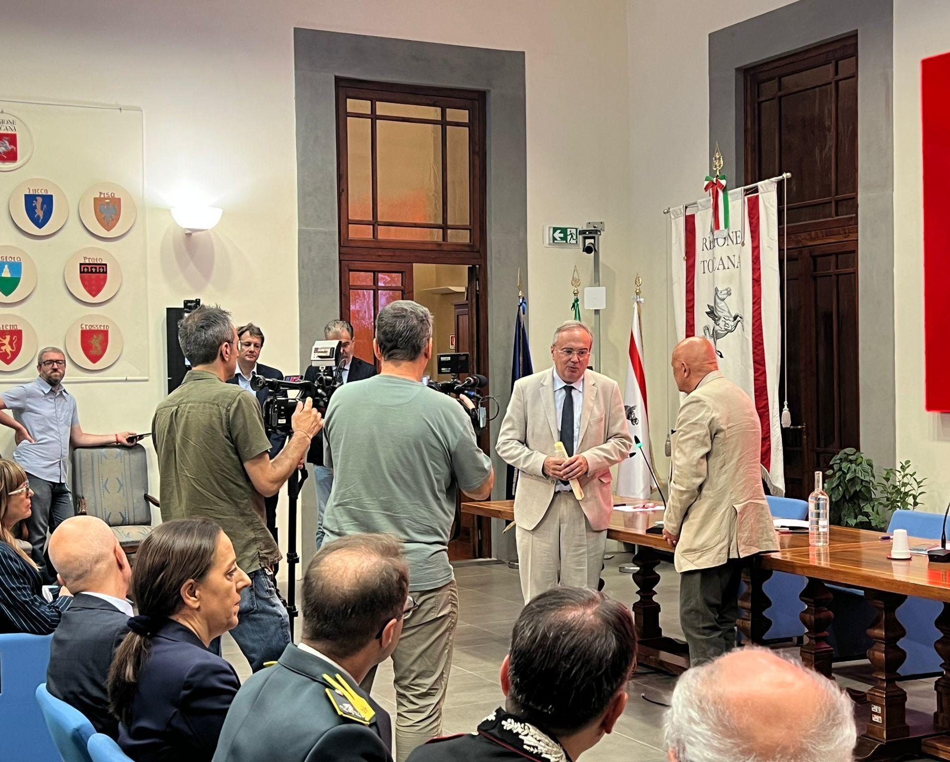 Pergamena a Tescaroli. Scontro tra Ast e ’Il Foglio’ Pergamena a Tescaroli. Scontro tra Ast e ’Il Foglio’