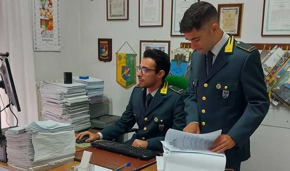 Maxi evasione fiscale a Prato, tre professionisti indagati per frodi milionarie