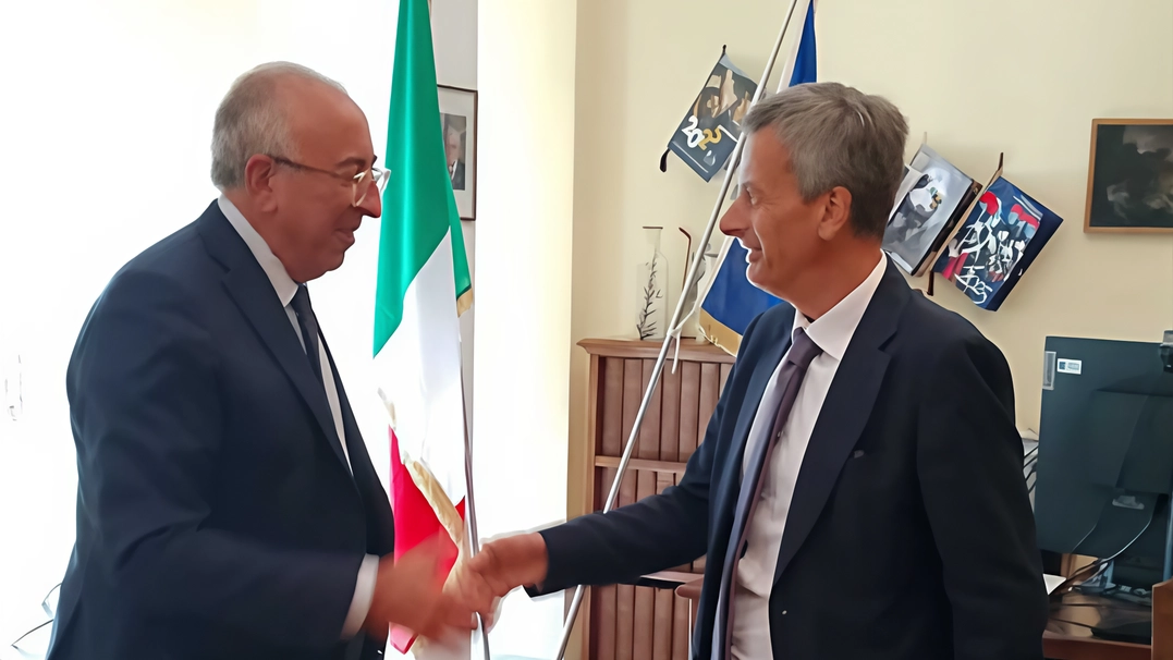 In alto a destra: Il questore Cristiano Tatarelli. Qui sopra con prefetto Di Nuzzo In alto a destra: Il questore Cristiano Tatarelli. Qui sopra con prefetto Di Nuzzo