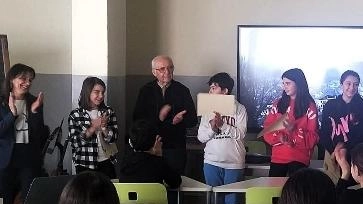 Un tema di attuale riflessione che i giovanissimi allievi della scuola media di Piancastagnaio hanno affrontato e cioè la guerra... Un tema di attuale riflessione che i giovanissimi allievi della scuola media di Piancastagnaio hanno affrontato e cioè la guerra...