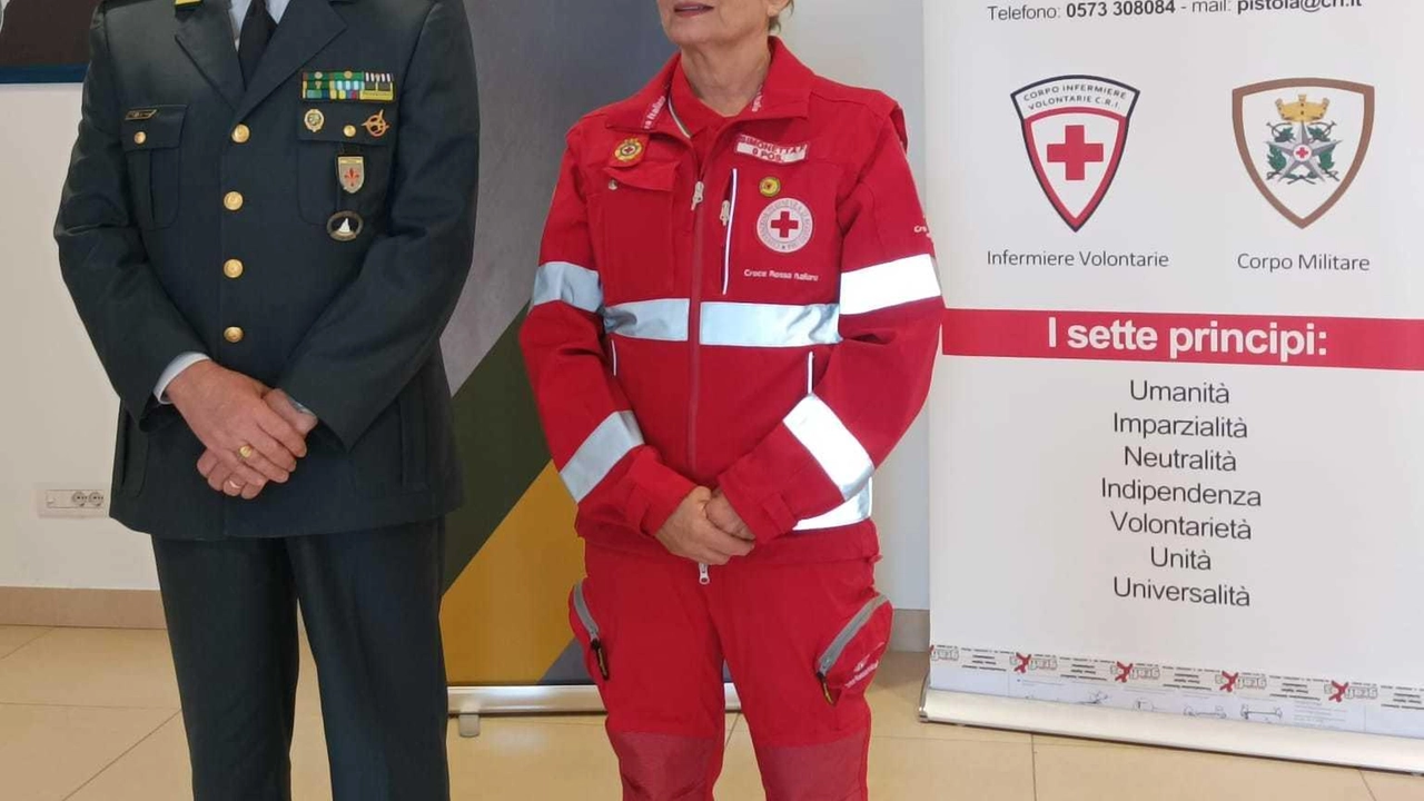 Il comandante Stefano Lampone e Simonetta Filoni del Comitato Pistoia Cri Il comandante Stefano Lampone e Simonetta Filoni del Comitato Pistoia Cri