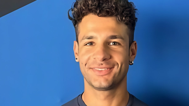 Lorenzo Dalla Porta si prepara a disputare tre gare consecutive in due campionati diversi dopo il divorzio dal Team Altogo. Concentrazione e determinazione per ottenere risultati e valutare nuove opportunità nel mondo delle corse. Lorenzo Dalla Porta si prepara a disputare tre gare consecutive in due campionati diversi dopo il divorzio dal Team Altogo. Concentrazione e determinazione per ottenere risultati e valutare nuove opportunità nel mondo delle corse.