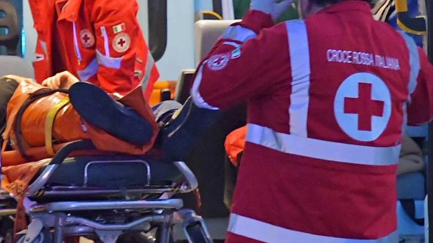 Giovedì 24 aprile, poco dopo mezzanotte è arrivata alla Croce Rossa la chiamata dalla centrale operativa dell’emergenza sanitaria di Arezzo per una giovane donna di 24 anni, residente nel territorio comunale di Sansepolcro, in stato di travaglio