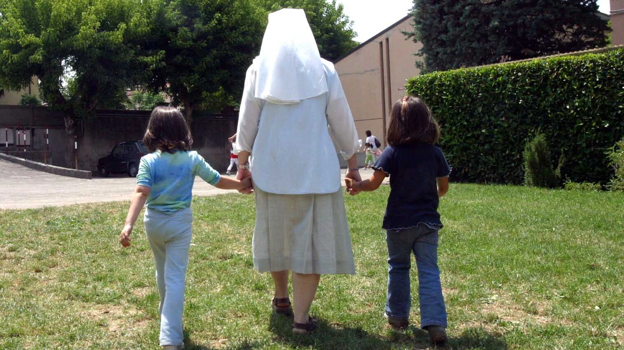 Stavolta per la truffa si sono finiti dei religiosi Stavolta per la truffa si sono finiti dei religiosi