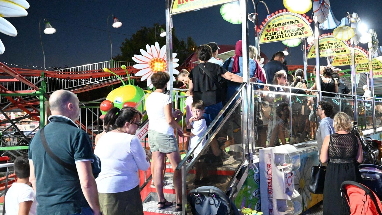 Prosegue con successo il tradizionale Luna park: domani piazzale Don Baroni sarà gratuitamente a disposizione dei bambini e ragazzi con disabilità (Alcide) Prosegue con successo il tradizionale Luna park: domani piazzale Don Baroni sarà gratuitamente a disposizione dei bambini e ragazzi con disabilità (Alcide)