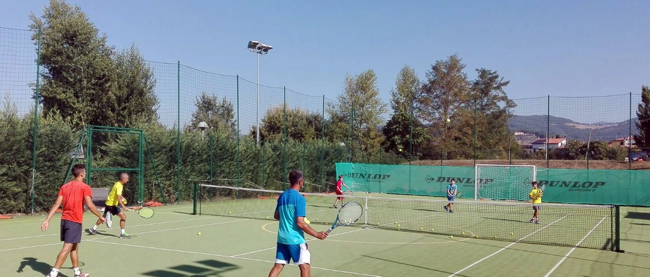 Torneo di tennis vintage al circolo tennis di Bibbiena in collaborazione con Poppi