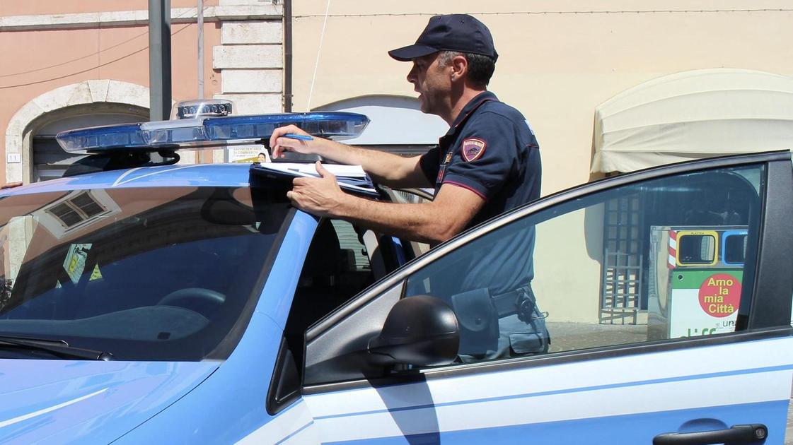 accoltellato nel parcheggio lite tra colleghi finisce male arrestato l8217aggressore