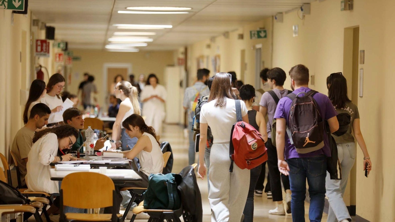 Sono aperte le iscrizioni alla prova di ammissione per i corsi di laurea magistrali delle professioni sanitarie dell’Università di Siena... Sono aperte le iscrizioni alla prova di ammissione per i corsi di laurea magistrali delle professioni sanitarie dell’Università di Siena...