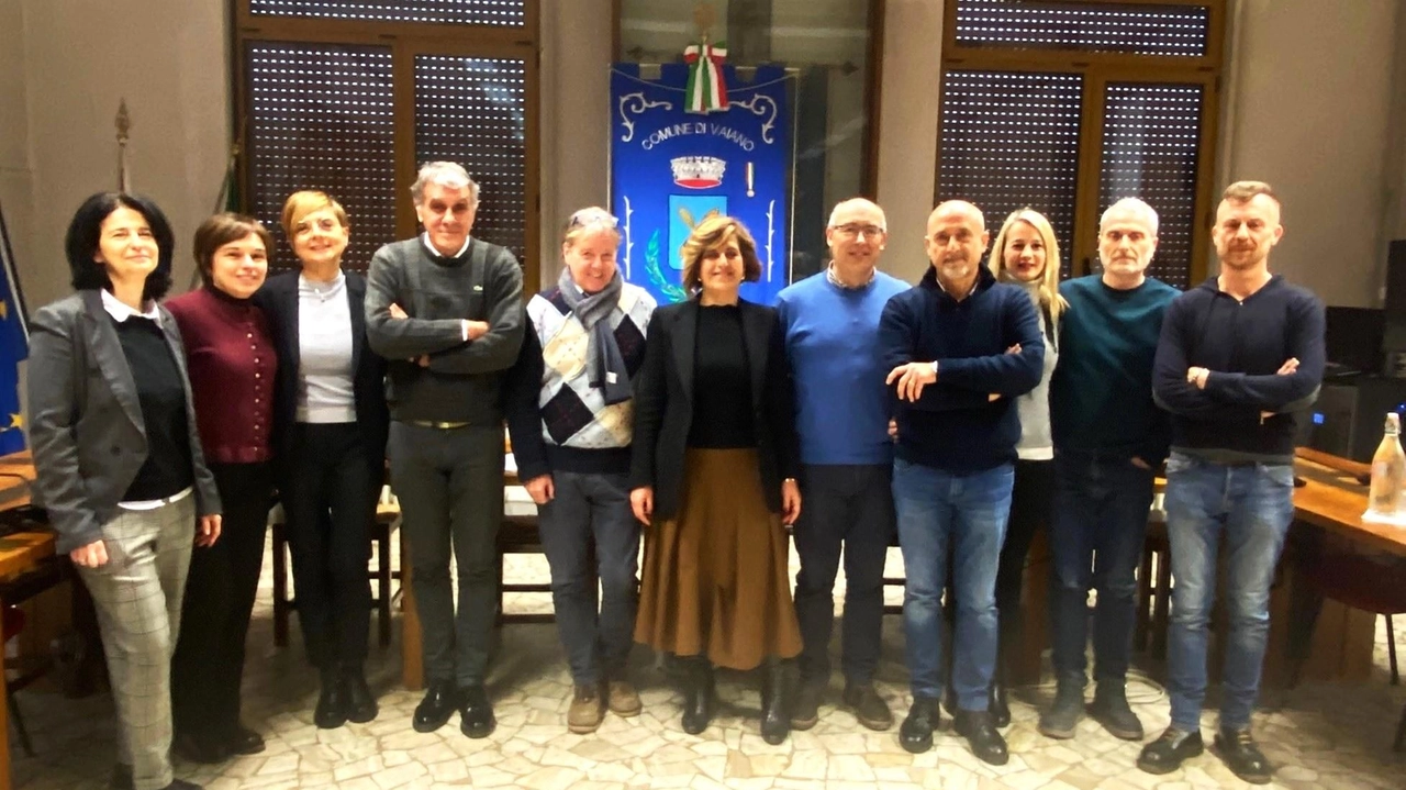 La squadra della giunta e dei dirigenti con la sindaca Vivarelli La squadra della giunta e dei dirigenti con la sindaca Vivarelli