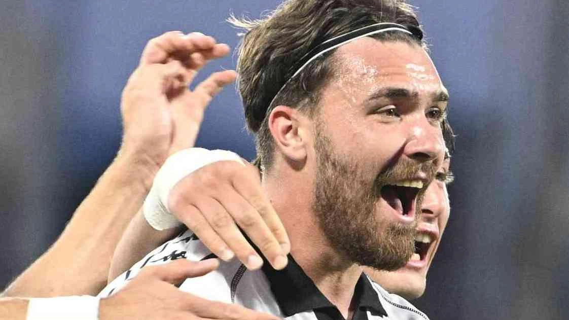 Uno Spezia "granitico" e da urlo" secondo la stampa sportiva nazionale, che rende comunque onore alla prestazione del Catanzaro battuto... Uno Spezia "granitico" e da urlo" secondo la stampa sportiva nazionale, che rende comunque onore alla prestazione del Catanzaro battuto...