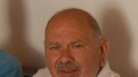 Giorgio Lindi aveva 83 anni e lascia la moglie Maria, la figlia Letizia, i fratelli Paolo e Annalia e gli adorati nipoti Ernesto e Nora Giorgio Lindi aveva 83 anni e lascia la moglie Maria, la figlia Letizia, i fratelli Paolo e Annalia e gli adorati nipoti Ernesto e Nora