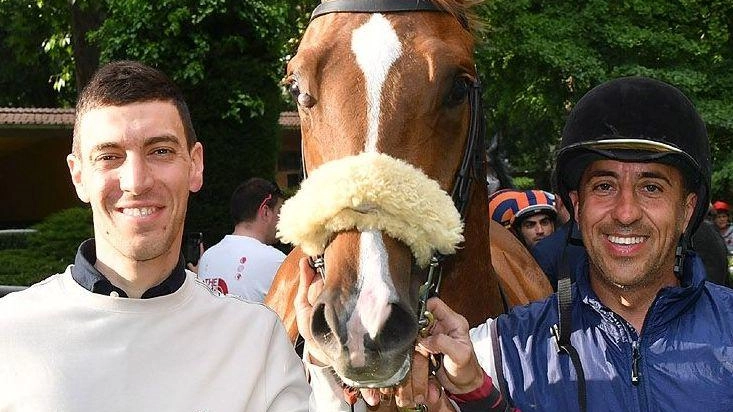 Grande spettacolo nelle ultime corse della stagione primaverile di galoppo all’ippodromo ‘Cesare Meli’ di Firenze. Sui 1.200 della Tris... Grande spettacolo nelle ultime corse della stagione primaverile di galoppo all’ippodromo ‘Cesare Meli’ di Firenze. Sui 1.200 della Tris...