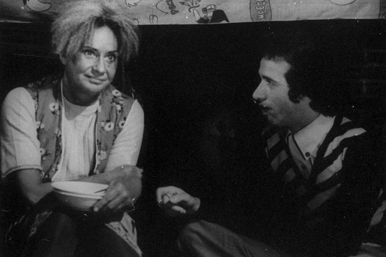 Alida Valli e Roberto Benigni in una scena di "Berlinguer ti voglio bene"