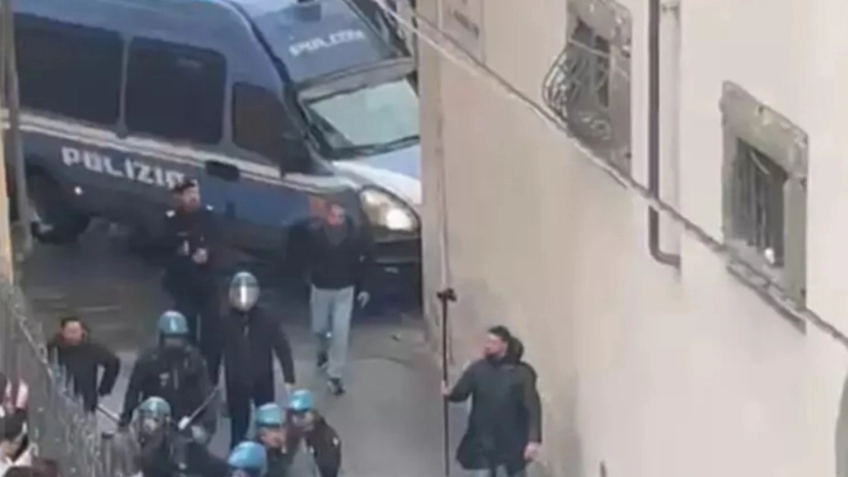 Scontri a Pisa, avviso di garanzia per 13 manifestanti Scontri a Pisa, avviso di garanzia per 13 manifestanti