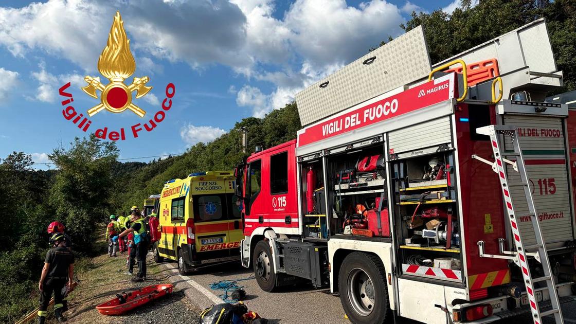 Motociclista finisce in una scarpata: recuperato dai vigili del fuoco e portato in ospedale con l’elisoccorso