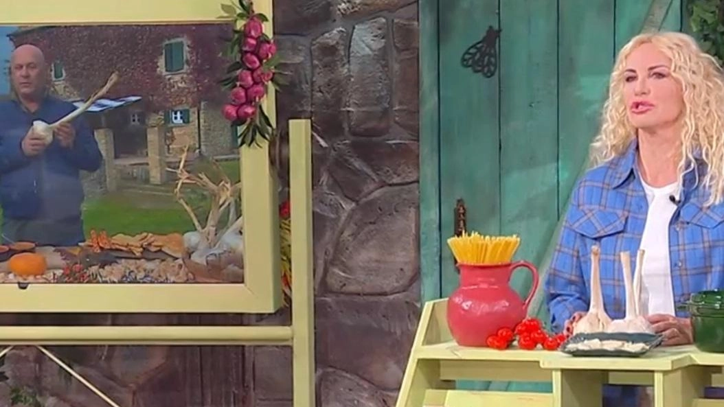 Le immagini della diretta di ieri su Rai Uno, con Edo Perugini e il suo prodotto Le immagini della diretta di ieri su Rai Uno, con Edo Perugini e il suo prodotto