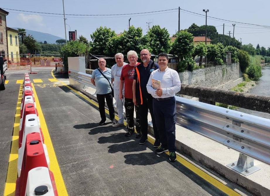 le incognite del ponte semaforo in ritardo durata del senso unico e trasporto pubblico