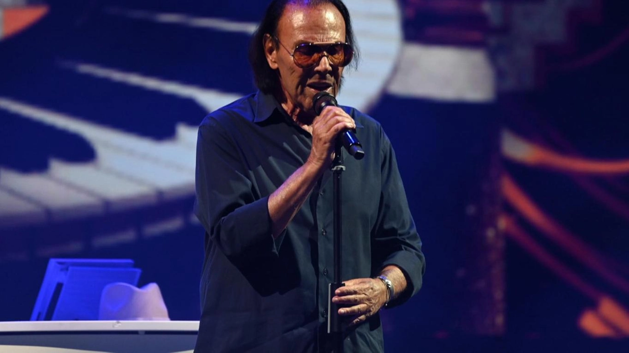 Antonello Venditti ha aperto alla grande il Lucca Summer Festival (foto Alcide) Antonello Venditti ha aperto alla grande il Lucca Summer Festival (foto Alcide)