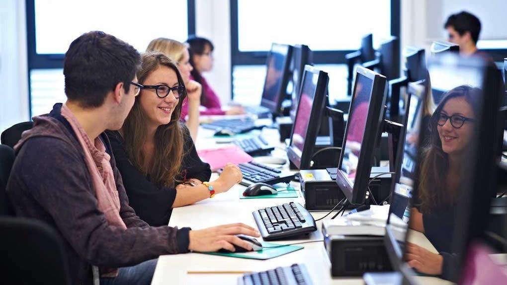 Biblioteca senza internet da mesi: "Disagio per studenti e cittadini" Biblioteca senza internet da mesi: "Disagio per studenti e cittadini"