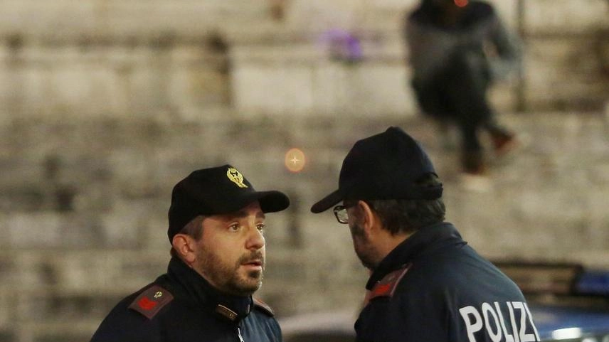 PERUGIA – Ancora criminalità e aggressioni, ancora emergenza sicurezza a Perugia. Stavolta nel quartiere di Porta Pesa. Ieri notte, dopo... PERUGIA – Ancora criminalità e aggressioni, ancora emergenza sicurezza a Perugia. Stavolta nel quartiere di Porta Pesa. Ieri notte, dopo...