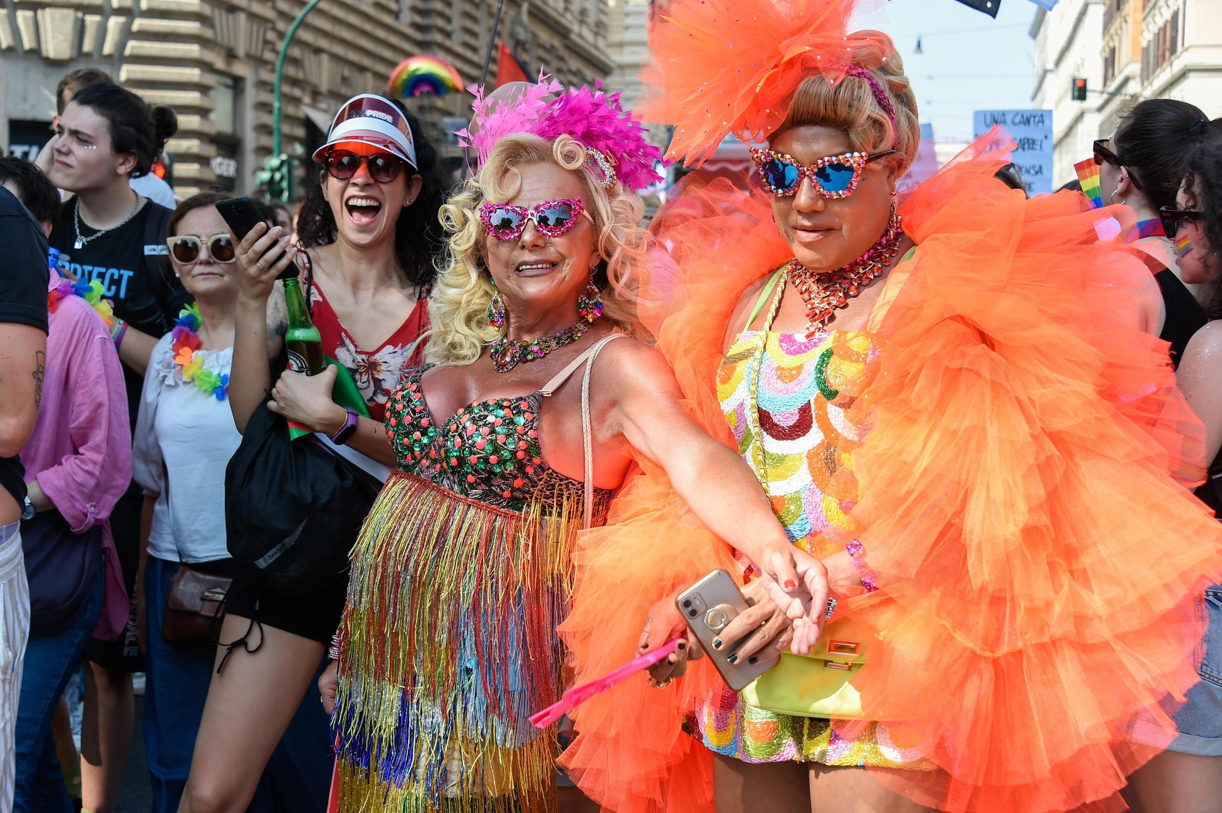 https://www.lanazione.it/image-service/view/acePublic/alias/contentid/OTVlODRkM2MtMWRhMC00/0/pride-la-citta-si-prepara-sabato-cambia-la-viabilita-ecco-tutte-le-deviazioni.jpeg