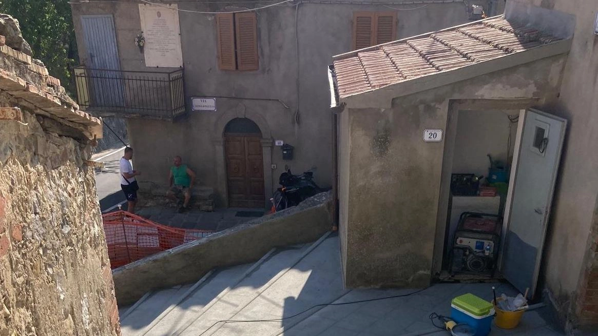 Il Comune di Arcidosso ha completato interventi di riqualificazione a Stribugliano, frazione remota ma panoramica. Lavori per oltre 200 mila euro migliorano il centro storico e le infrastrutture, con approccio innovativo e collaborativo. Il Comune di Arcidosso ha completato interventi di riqualificazione a Stribugliano, frazione remota ma panoramica. Lavori per oltre 200 mila euro migliorano il centro storico e le infrastrutture, con approccio innovativo e collaborativo.