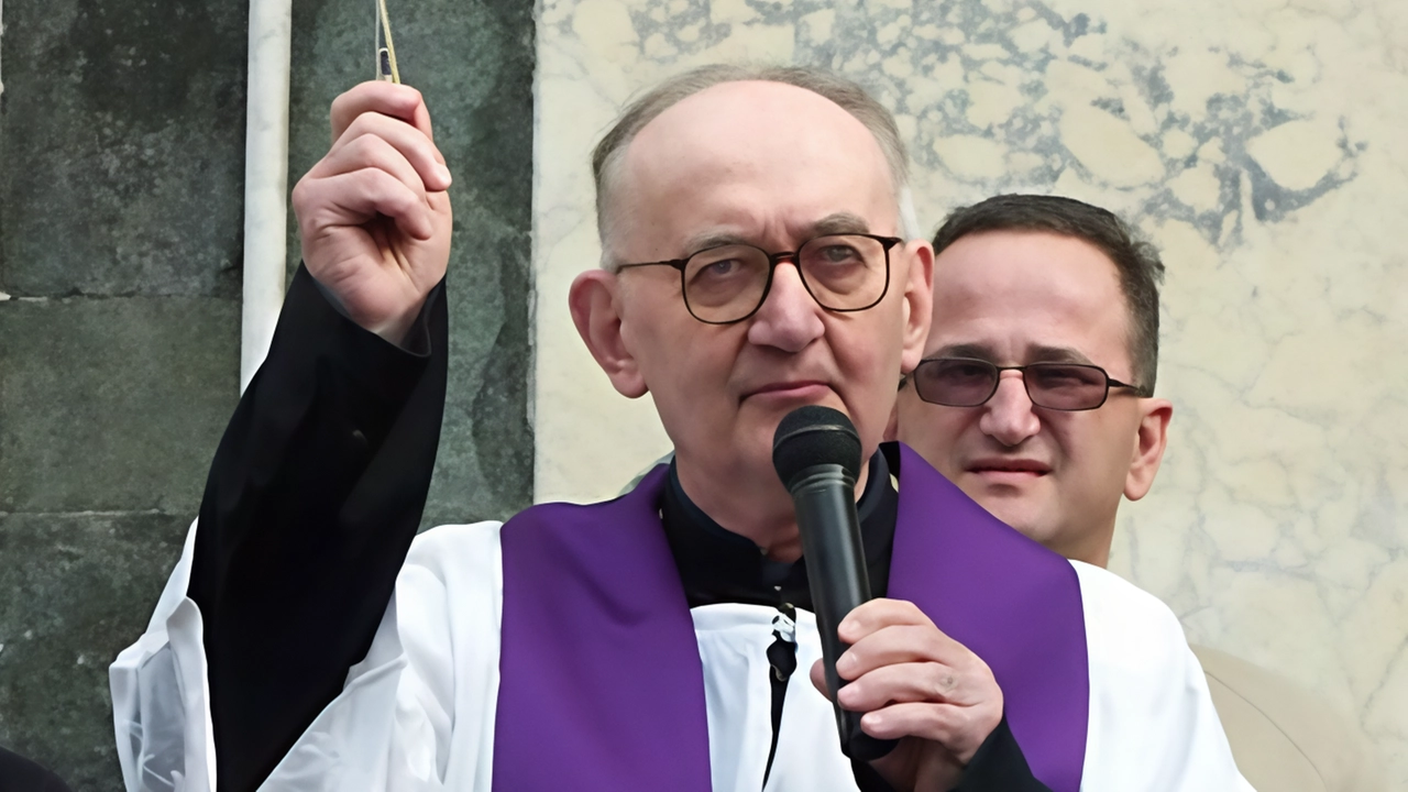 Monsignor Giovanni Cavini, storico proposto di Empoli dal 1972 fino al 2008 Monsignor Giovanni Cavini, storico proposto di Empoli dal 1972 fino al 2008