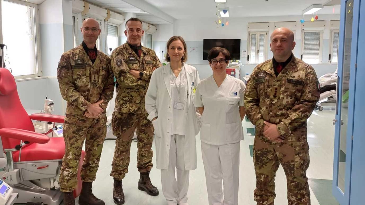 Quaranta militari del Reggimento «Savoia Cavalleria» si sono presentati al Centro trasfusionale per donare sangue Quaranta militari del Reggimento «Savoia Cavalleria» si sono presentati al Centro trasfusionale per donare sangue